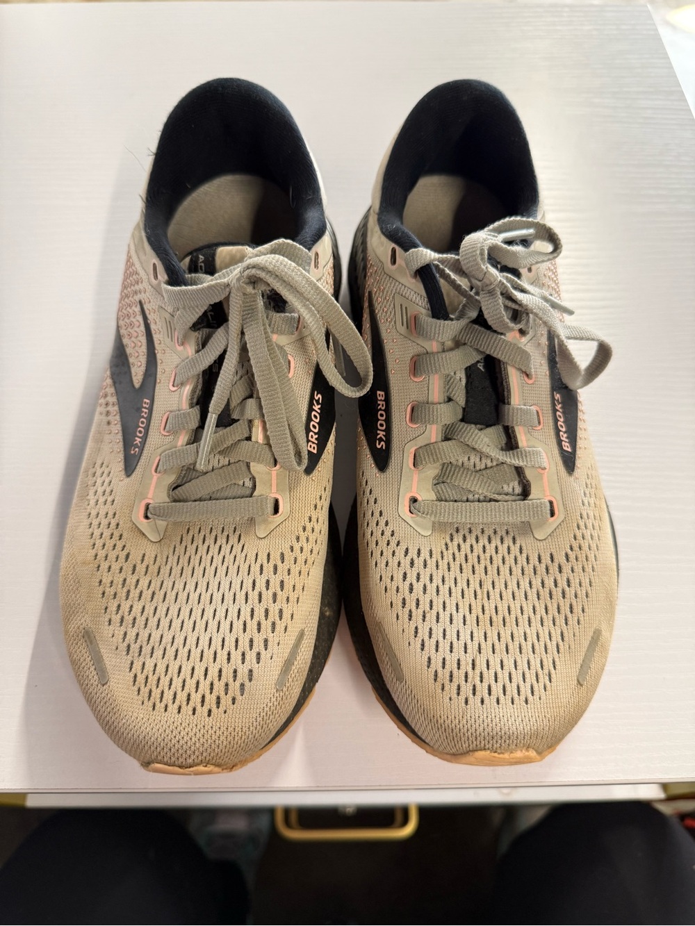 Brooks womansAthletic Shoes in Beige and Black with Pink Accents